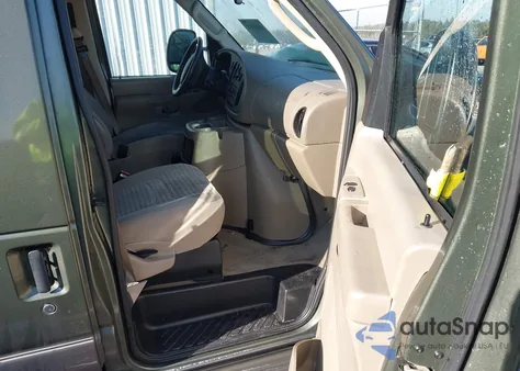 2004 Ford E-150 Chateau/Xl/Xlt from USA, damaged, VIN 1FMRE11L94HB10930